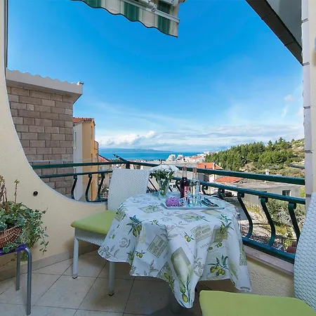 Komfortable Mit Balkon Apartment Makarska