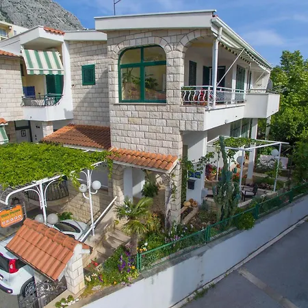 Komfortable Mit Balkon *